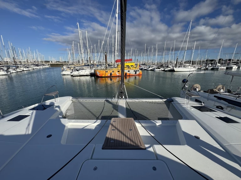 Catamaran to hire La Rochelle at the best price