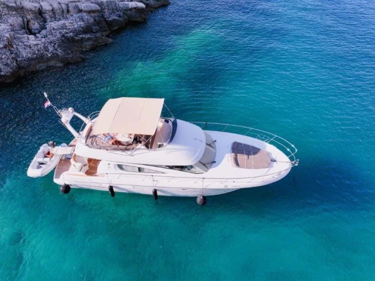 Yacht hire Hvar cheap Prestige 46
