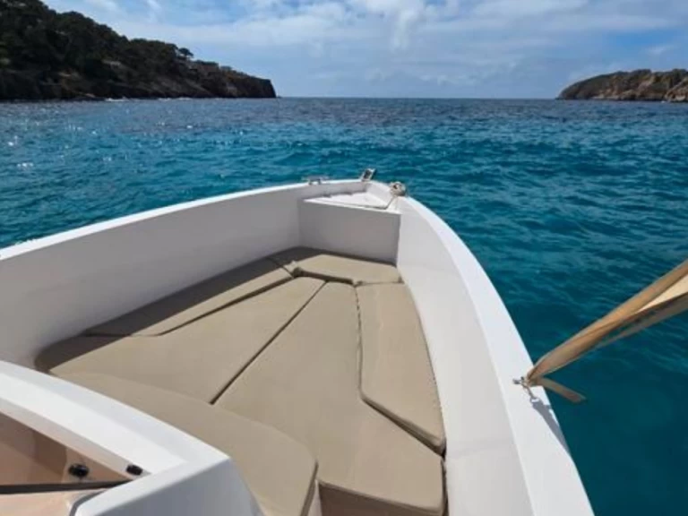 Hire Motorboat Boats mak with a boat licence