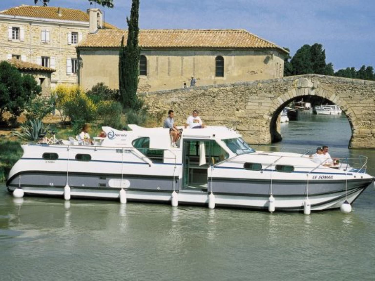 Canal boat to hire Bellegarde at the best price