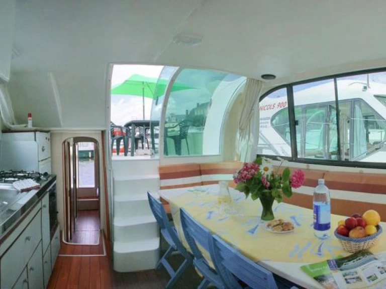 Canal boat hire in Bellegarde - Confort 1350 B