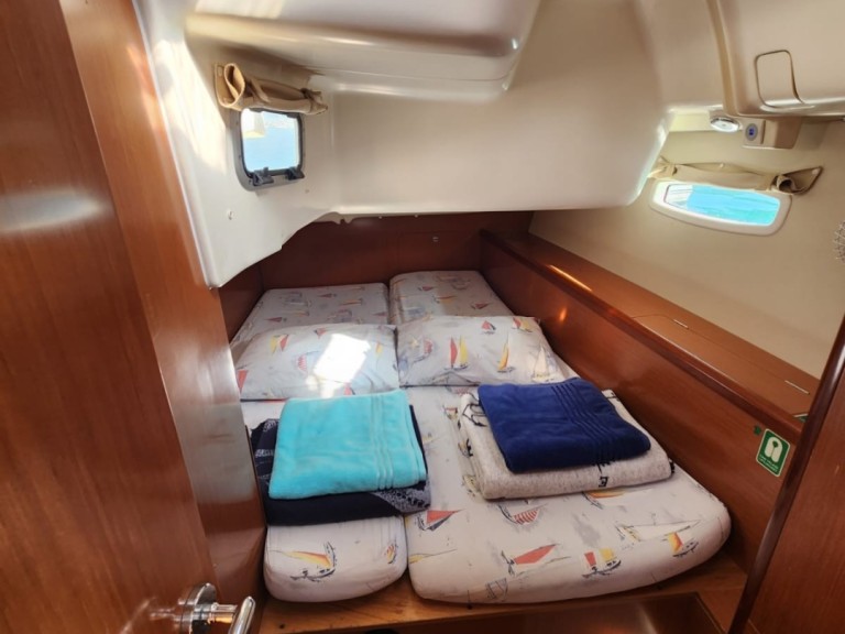 Charter a Bénéteau Beneteau Oceanis 40 Eps-Epp in Fethiye on Samboat