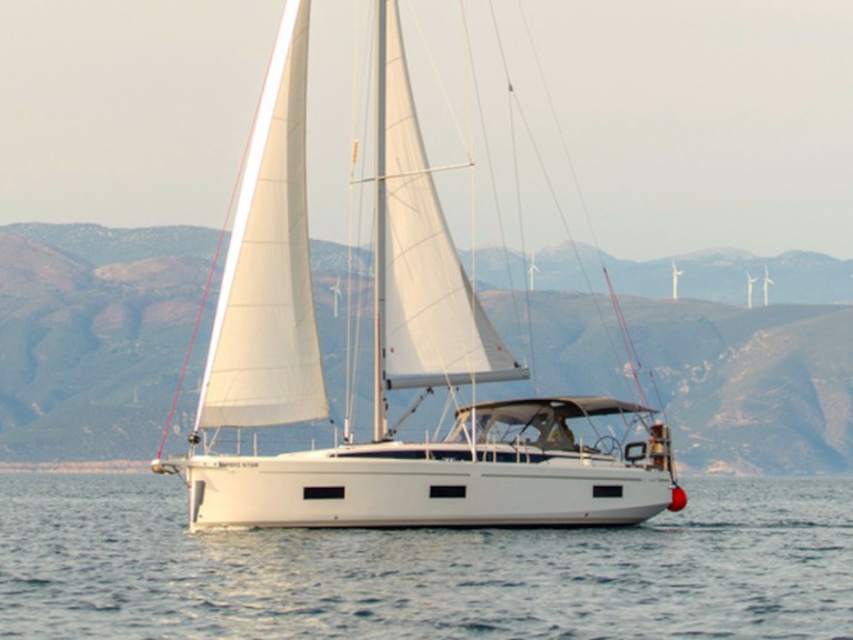 Hire Sailboat Bavaria with a boat licence