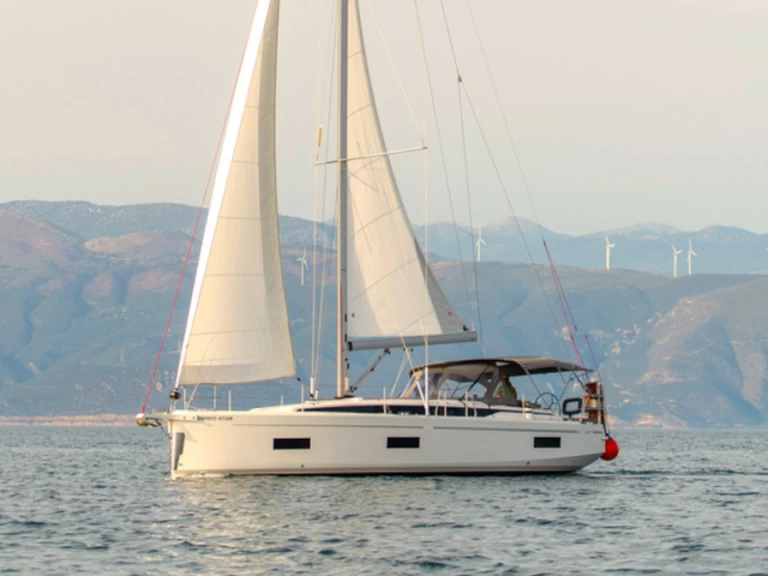 Hire Sailboat Bavaria with a boat licence