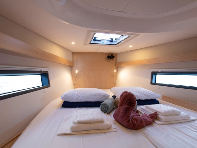 Sailboat to hire Préveza at the best price