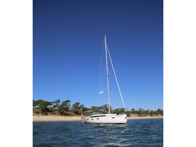 Yacht hire Portimão cheap Bavaria 41 Cruiser Style