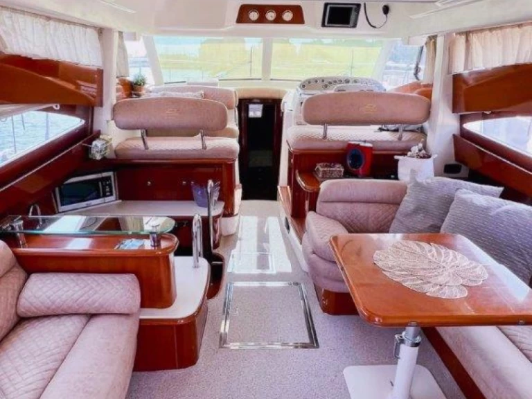 Hire Motorboat with or without skipper Jeanneau Podstrana