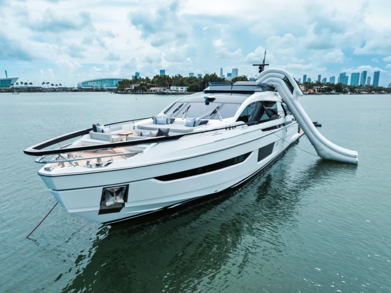 Yacht charter Miami - Azimut S10 on SamBoat
