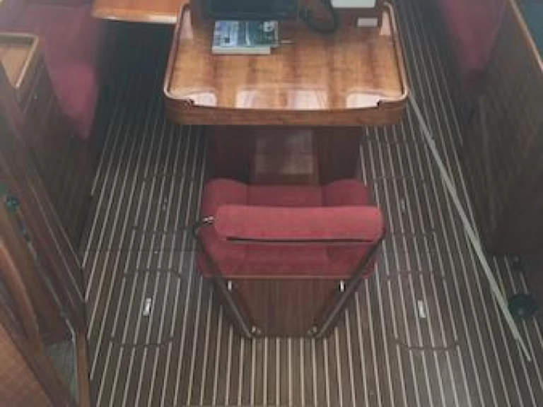 Yacht charter Quiberon - Alliaura-Marine FEELING 44 DI on SamBoat