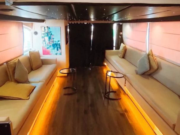 Hire a Gulf Craft - Majesty Yachts 45 Dubai Marina