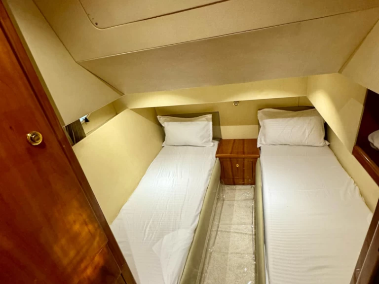 Yacht hire Dubai Marina cheap 45