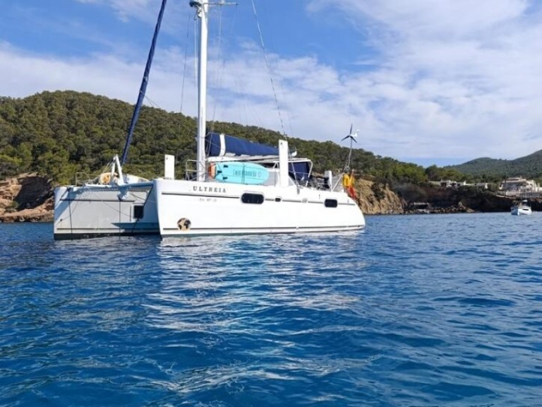 Hire a Bali Catana 431 Port d'Andratx
