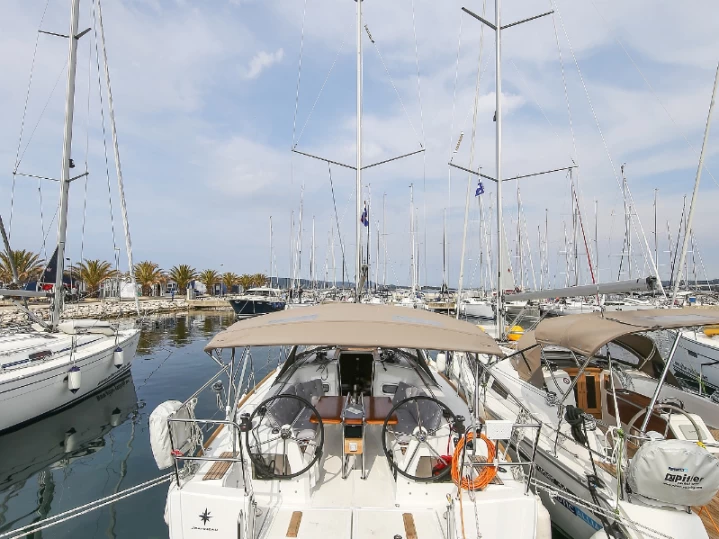 Sailboat hire in Jezera - Jeanneau Sun Odyssey 349