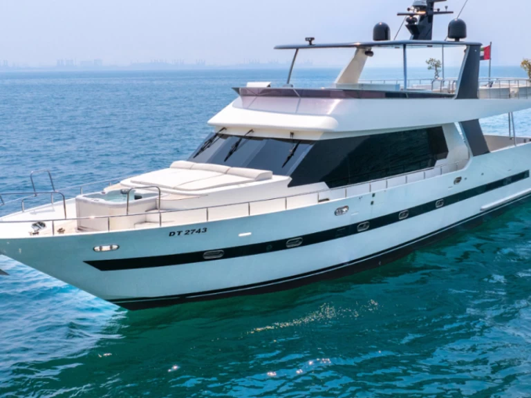 Charter a Numarine 80ft in Dubai Marina on Samboat