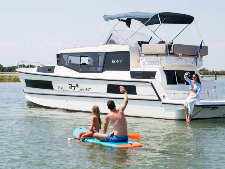 Yacht charter Casale sul Sile - Balt-Yacht Grand 37 on SamBoat