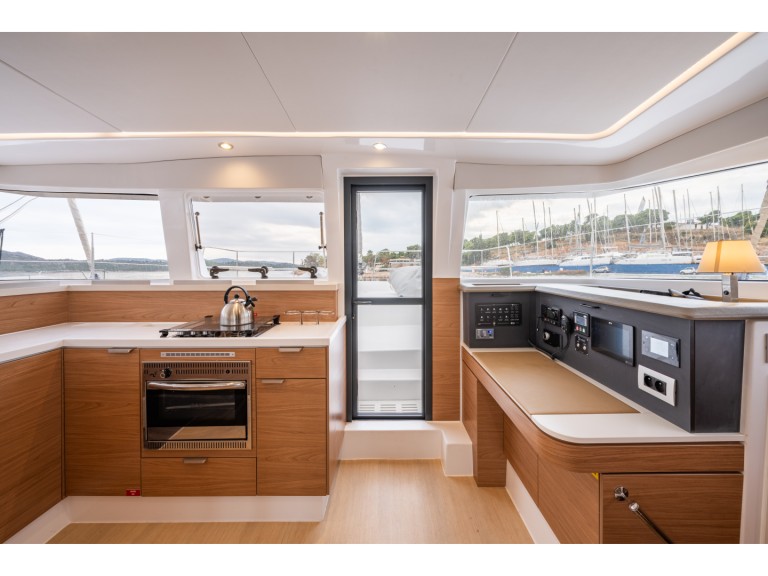 Hire Catamaran Bali with a boat licence