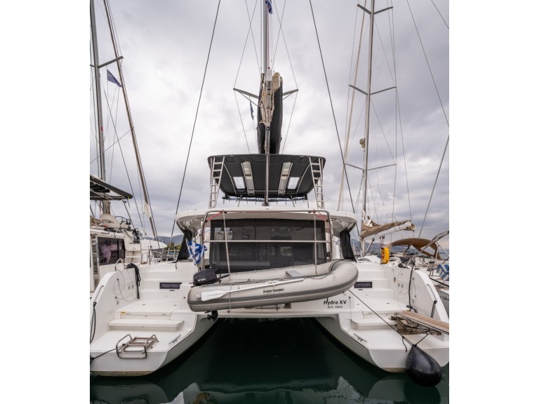 Catamaran to hire Néa Péramos at the best price