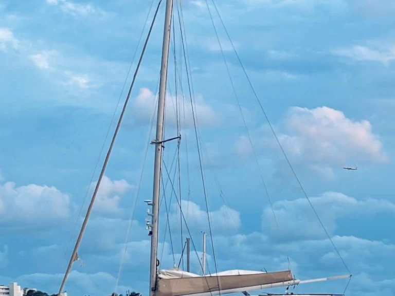 Yacht hire Bahamas cheap KISMET