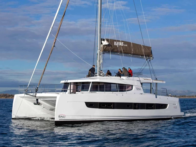 Hire a Catana KOS 48.1 Tourlos