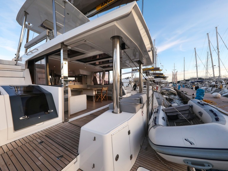 Hire Catamaran Bali with a boat licence