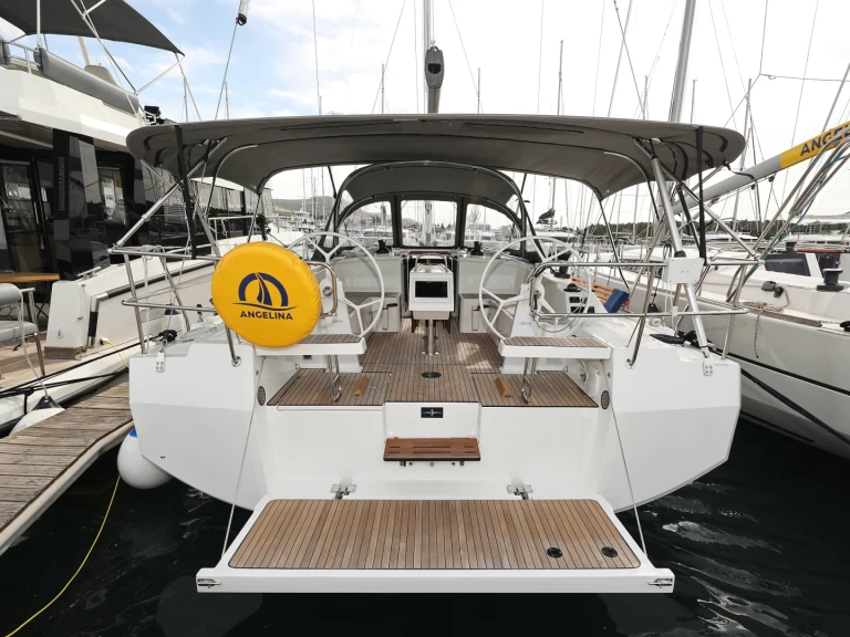 Sailboat hire in Šibenik - Bavaria Bavaria C42