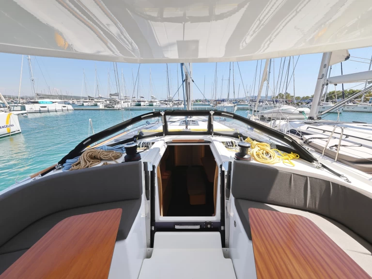 Sailboat to hire Sveti Filip i Jakov at the best price