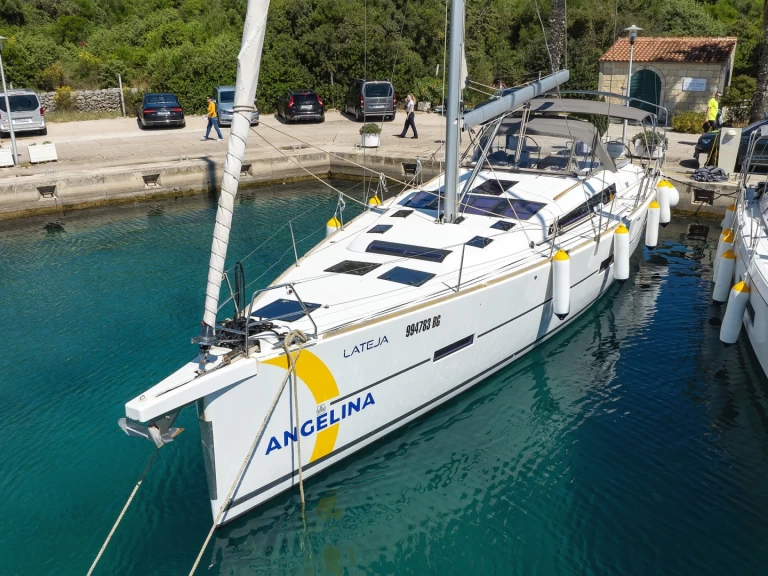 Yacht hire Trogir cheap Dufour 520 Grand Large