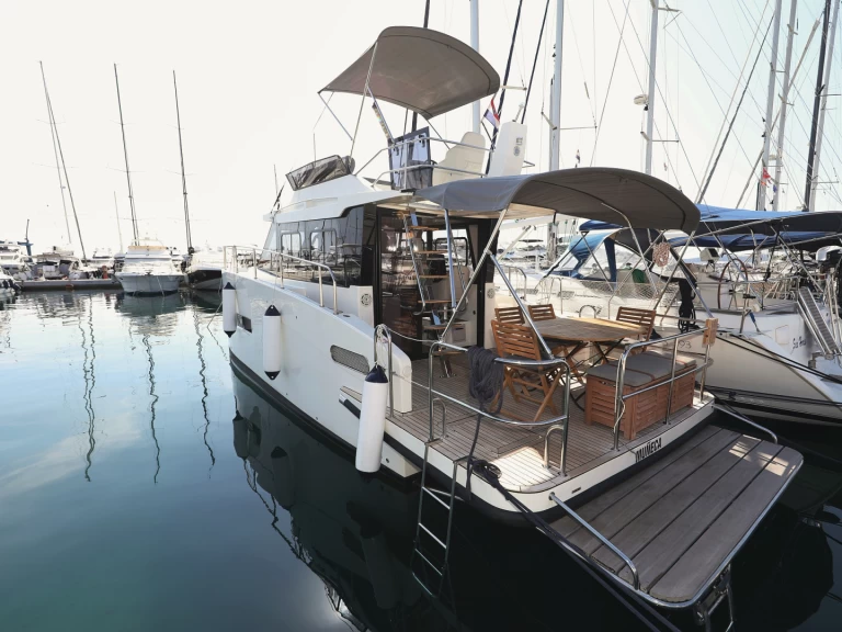 Luxury Yacht to hire Šibenik at the best price