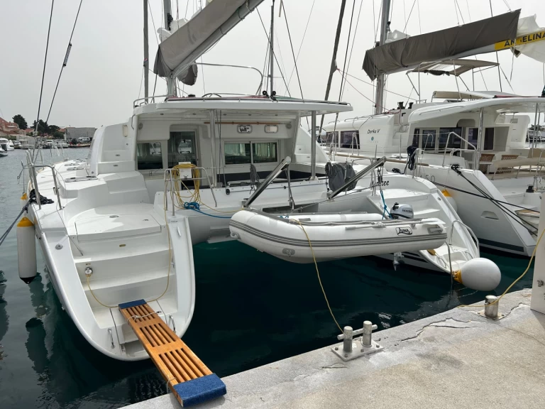 Catamaran to hire Šibenik at the best price
