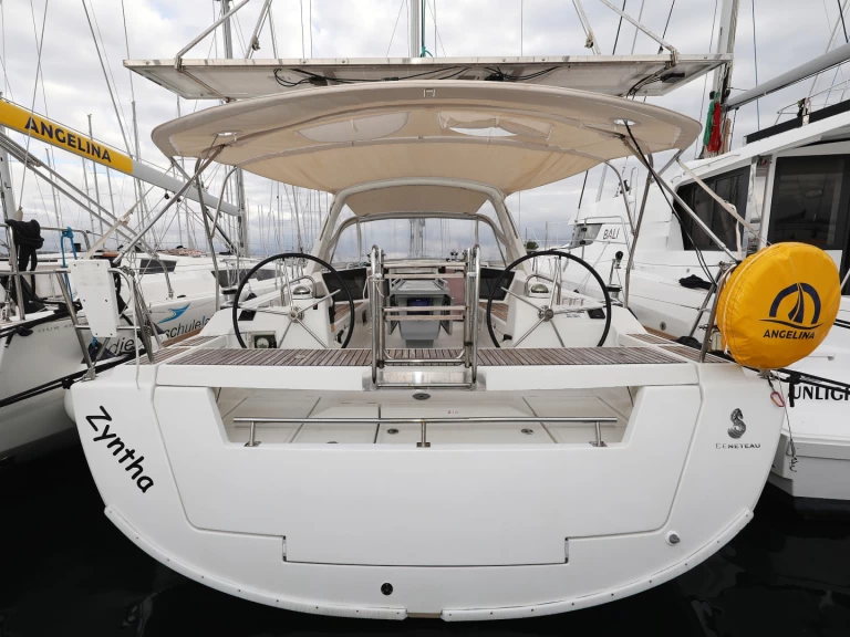 Hire a Bénéteau Oceanis 41 Sveti Filip i Jakov