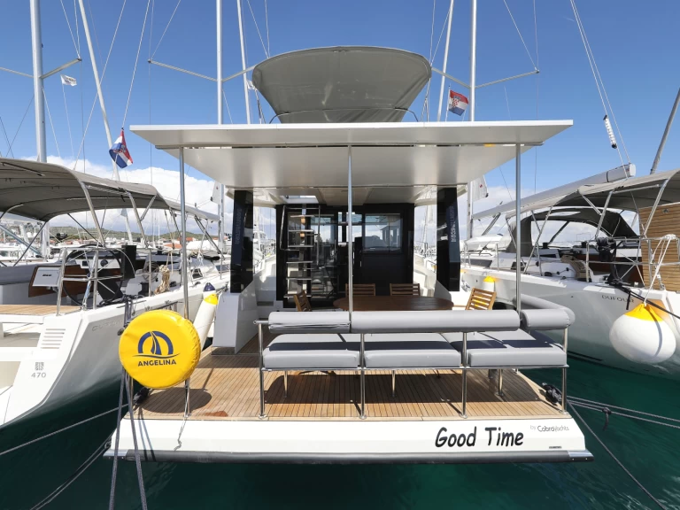 Luxury Yacht hire in Šibenik - Cobra Yachts Seamaster 45