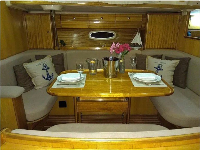 Hire Sailboat Bavaria with a boat licence