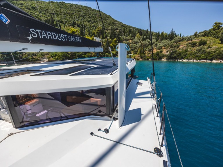 Hire Catamaran Windelo with a boat licence