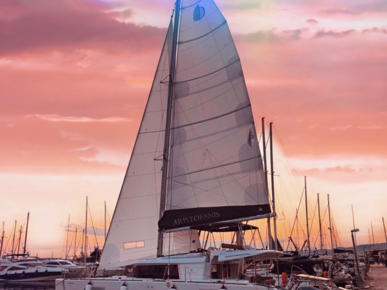 Catamaran to hire Lefkáda at the best price