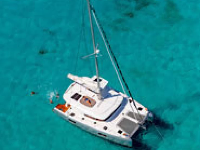 Hire Catamaran with or without skipper Lagoon Lefkáda