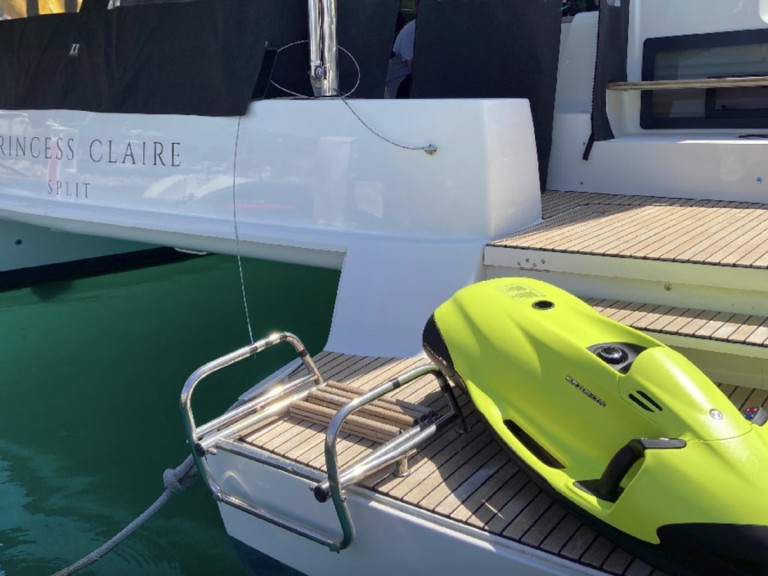 Catamaran to hire Kaštela at the best price