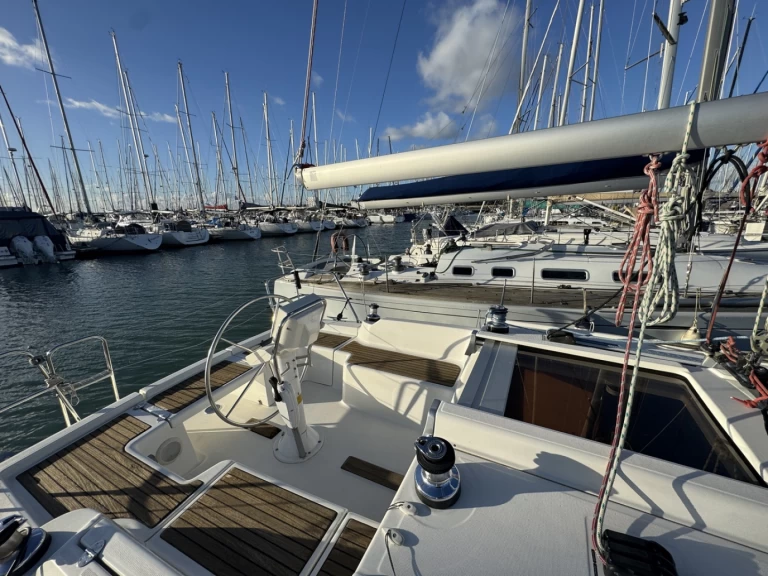 Yacht charter La Rochelle - Bénéteau Oceanis 34 on SamBoat