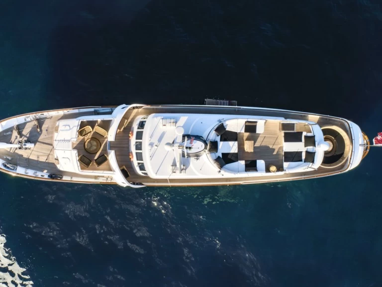 Hire a Azimut Sounion II Alimos