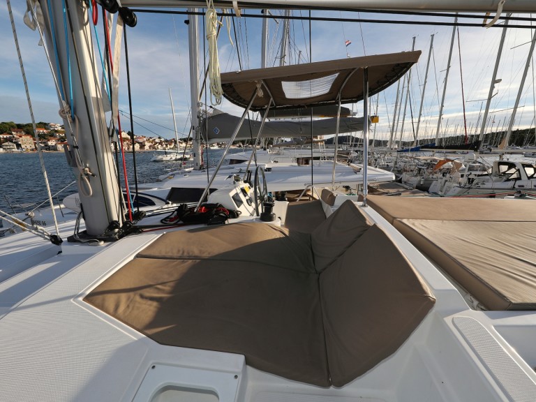 Catamaran to hire Šibenik at the best price