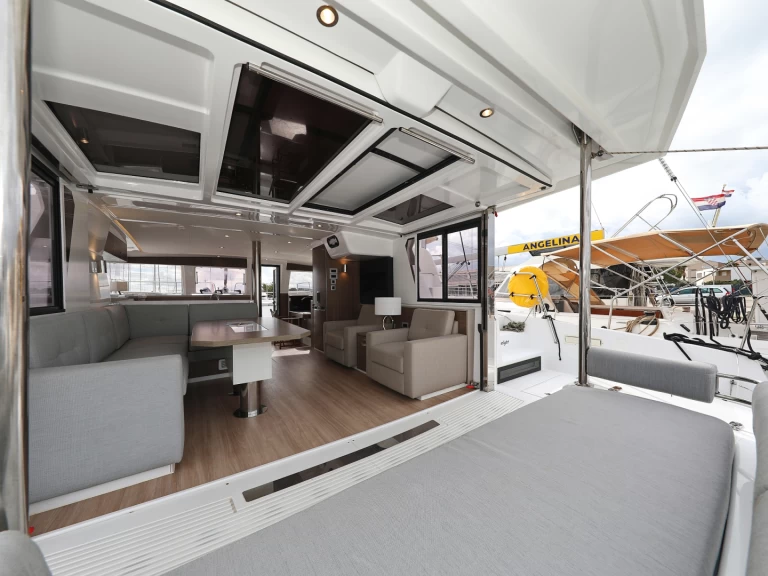 Charter a Bali Bali 4.2 in Sveti Filip i Jakov on Samboat