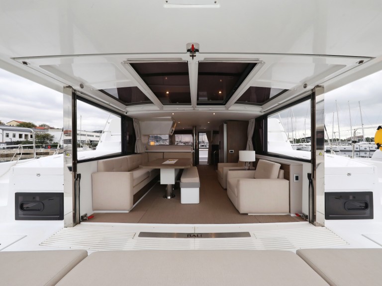 Hire a Bali Bali 4.4 Rogoznica