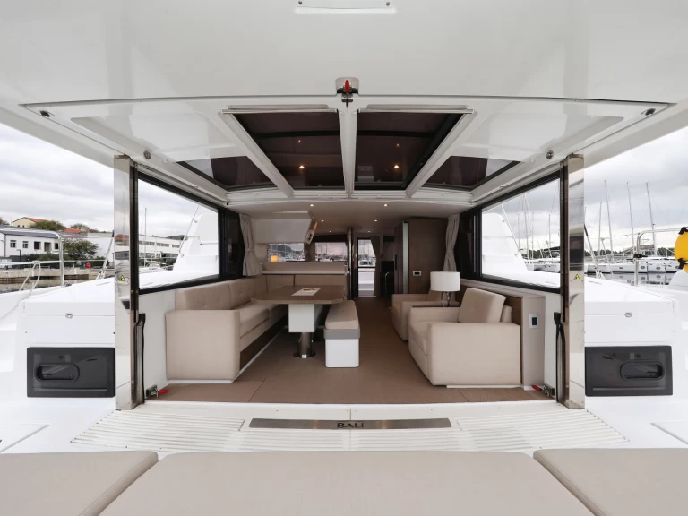 Hire a Bali Bali 4.4 Rogoznica