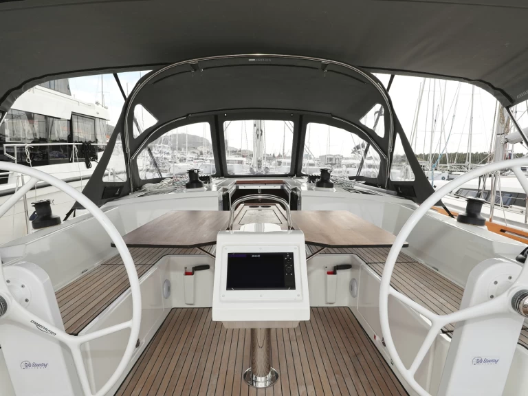 Sailboat hire in Šibenik - Bavaria Bavaria C42