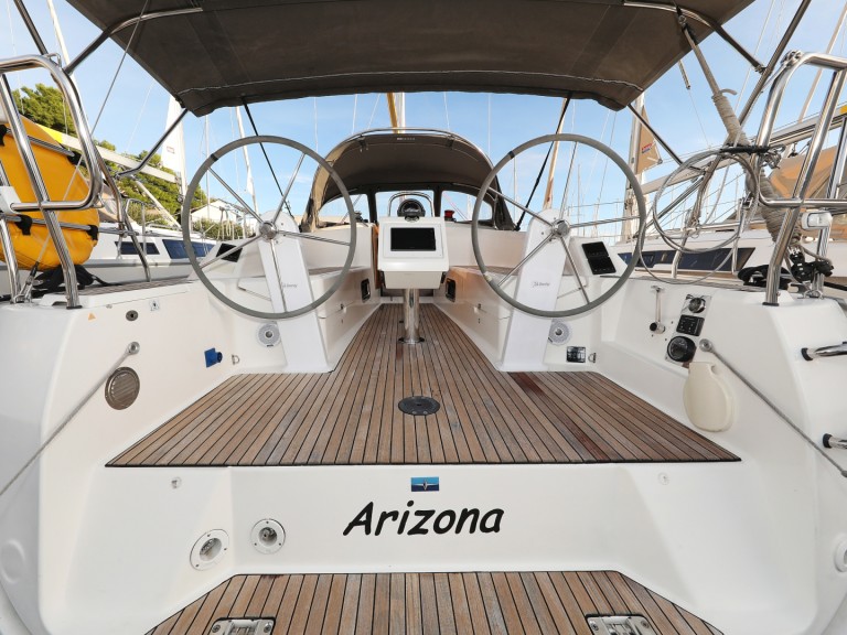 Hire a Bavaria Cruiser 34 Šibenik