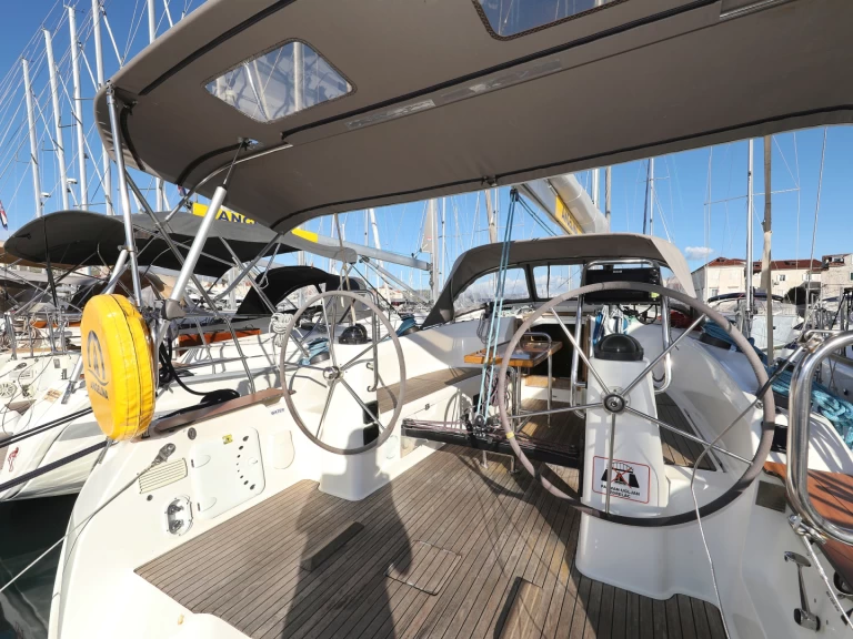 Sailboat hire in Primošten - Bavaria Cruiser 40 S