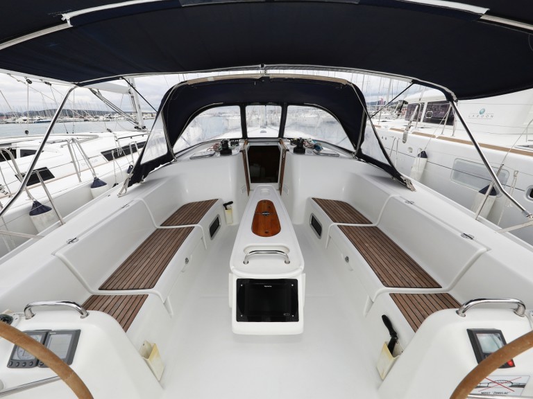 Sailboat hire in Sveti Filip i Jakov - Bénéteau Cyclades 50.5