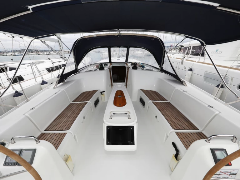 Sailboat hire in Sveti Filip i Jakov - Bénéteau Cyclades 50.5