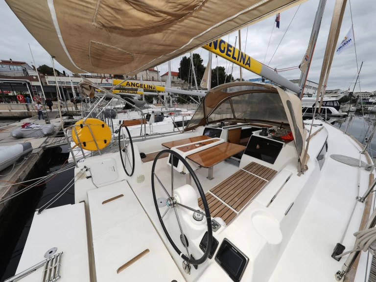 Hire a Dufour Dufour 350 Grand Large Šibenik