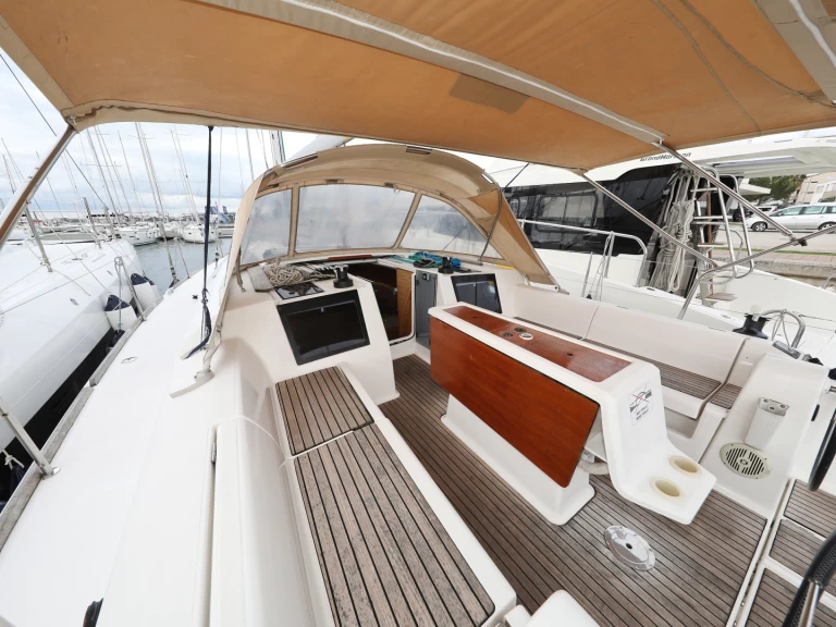 Hire Sailboat Dufour with a boat licence