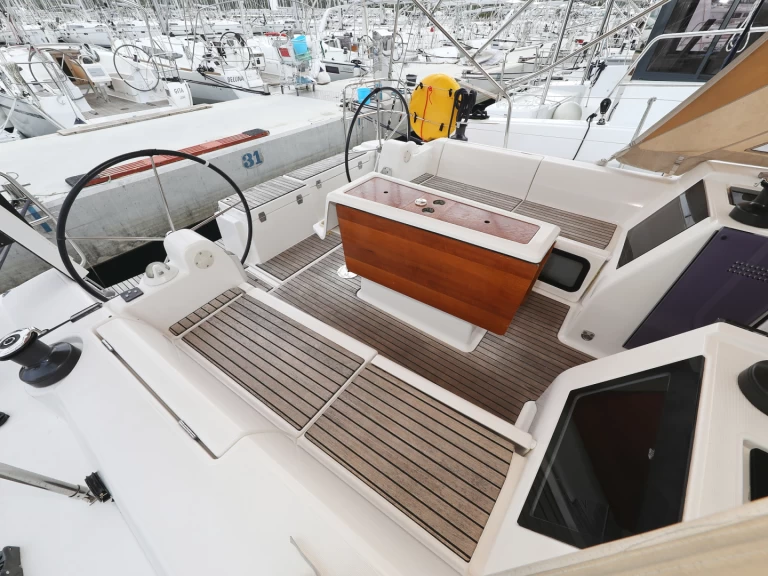 Sailboat to hire Sveti Filip i Jakov at the best price